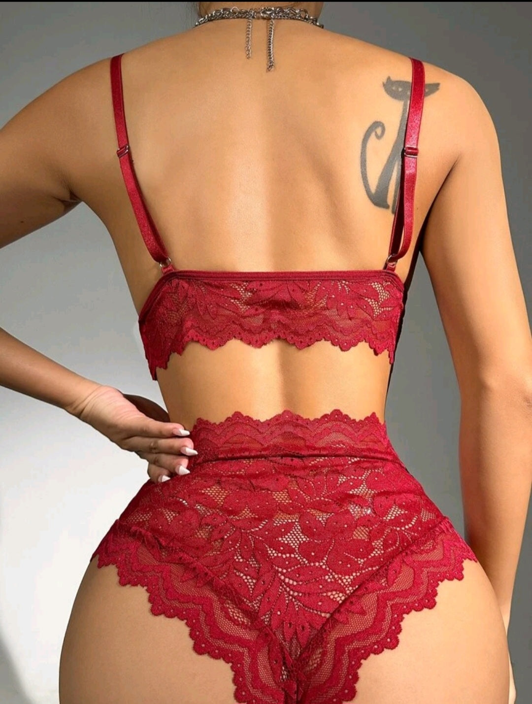 Conjunto rojo encaje